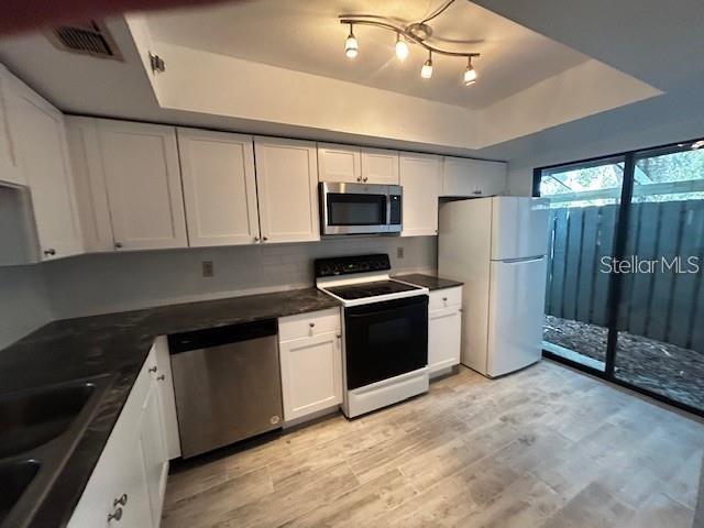 Building Photo - 5647 Summerside Ln