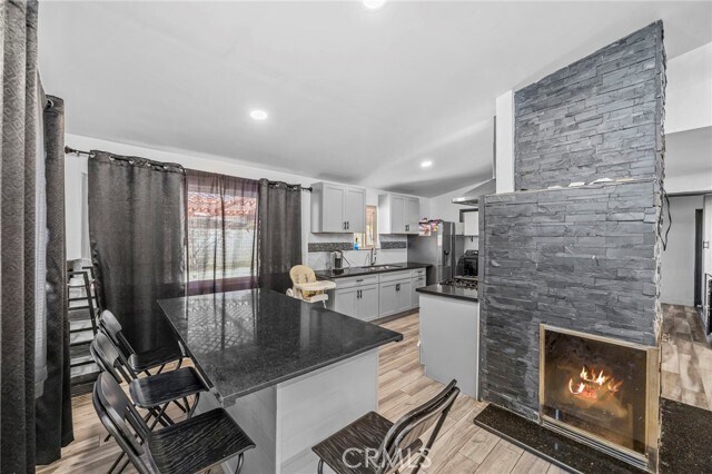 Building Photo - 9417 Mango Ave