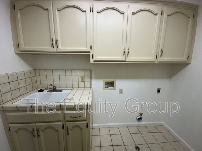 Building Photo - 5503 W Sweet Dr