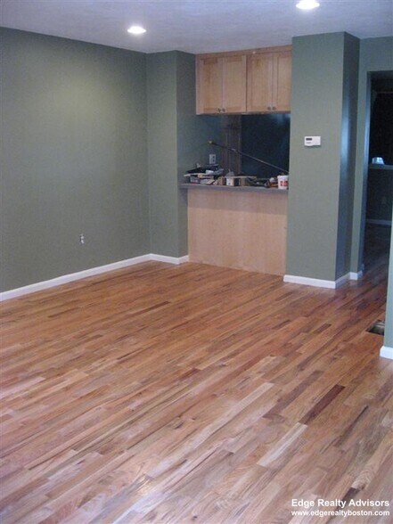 Building Photo - 41 Ashford St