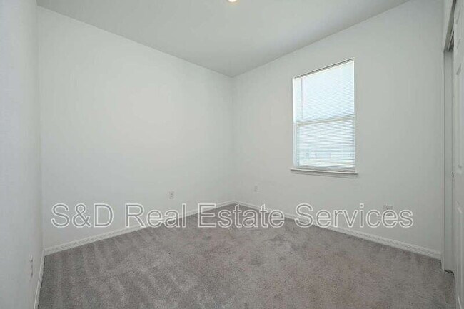 Building Photo - 685 Crown Rose Dr