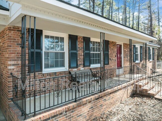 Building Photo - 329 S McPherson Church Rd