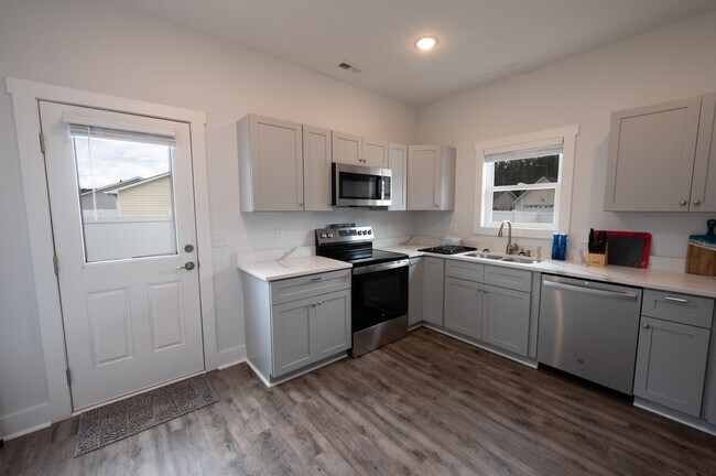 Building Photo - 103 Crooked Run Dr