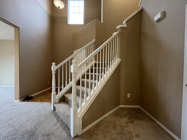 Building Photo - Inviting Two-Story 3BR Home Featuring Gas Range, Walk-In Closet, and Built-In Deck Seating