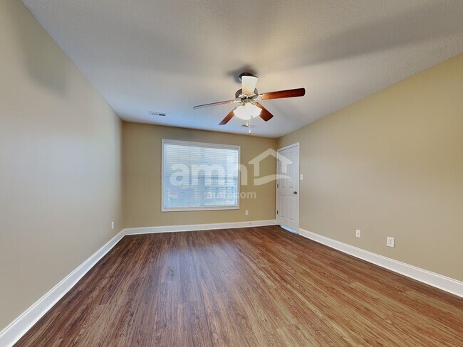 Building Photo - 5818 Rhyne Cove Ln