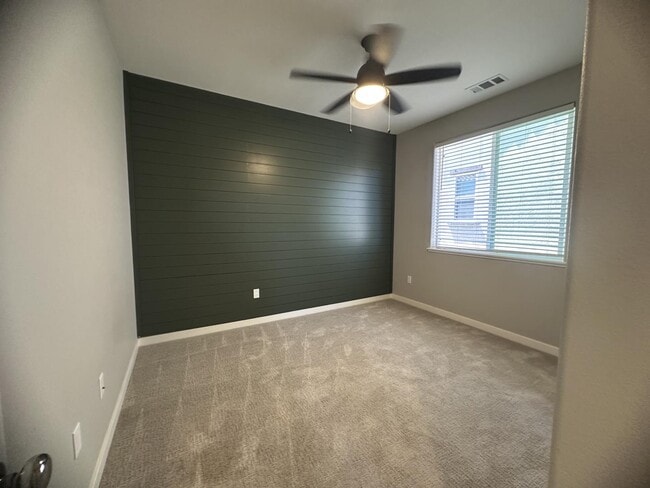 Building Photo - 515 Shearwater St