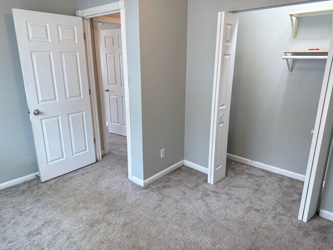 Building Photo - Austin - 10016/10020