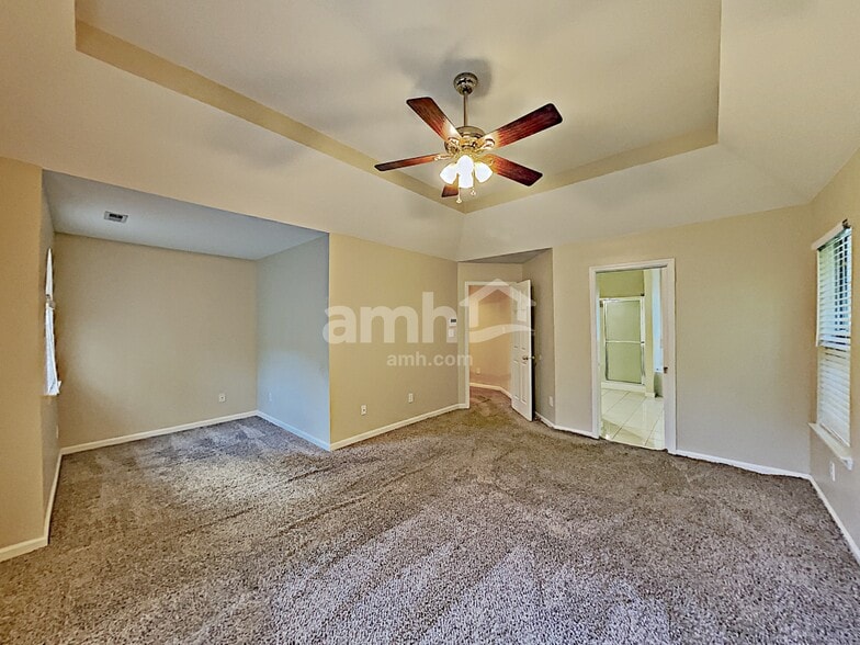 Building Photo - 155 Valley Bluff Dr