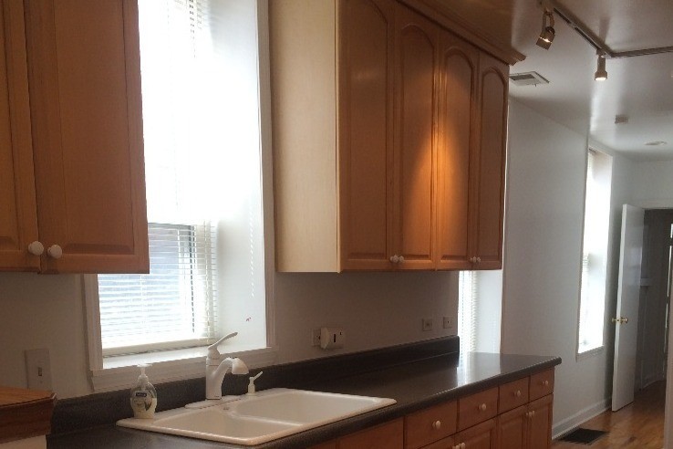 Kitchen - 1428 N Greenview Ave