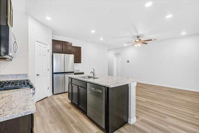 Building Photo - 1626 Comfy Wy