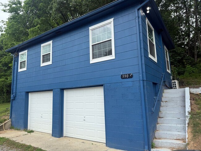 Building Photo - 590-594 North St Newport TN 37821