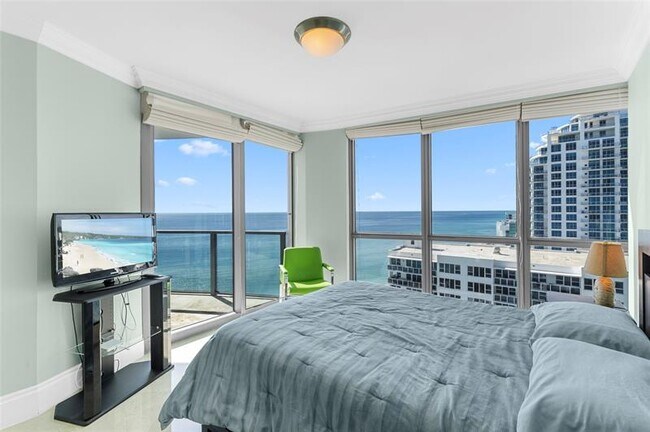 Building Photo - 3101 S Ocean Dr
