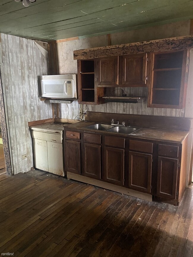 Building Photo - 2 br, 1 bath House - 913 South Elm Street