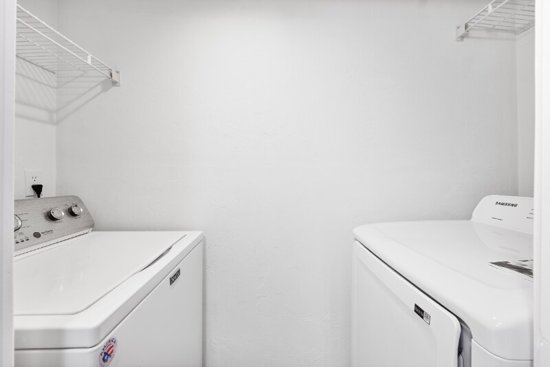 Building Photo - 2695 Albatross Rd N