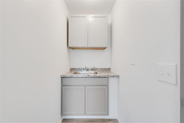 Building Photo - 5508 Diaz Ave