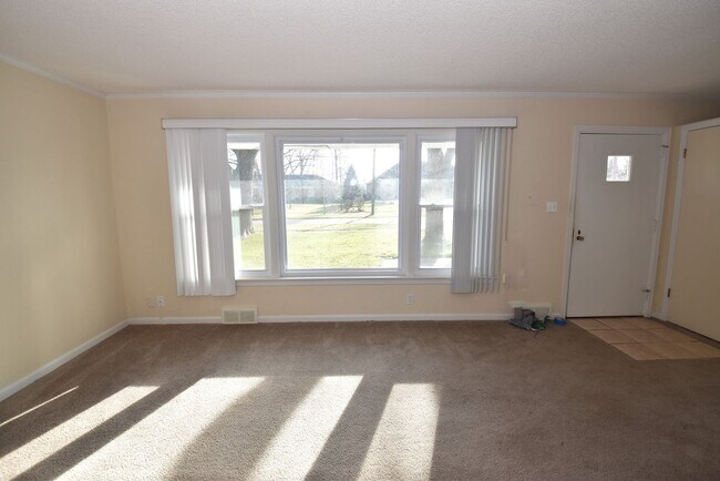 Building Photo - Great 3 bedroom Ranch in Elkhart