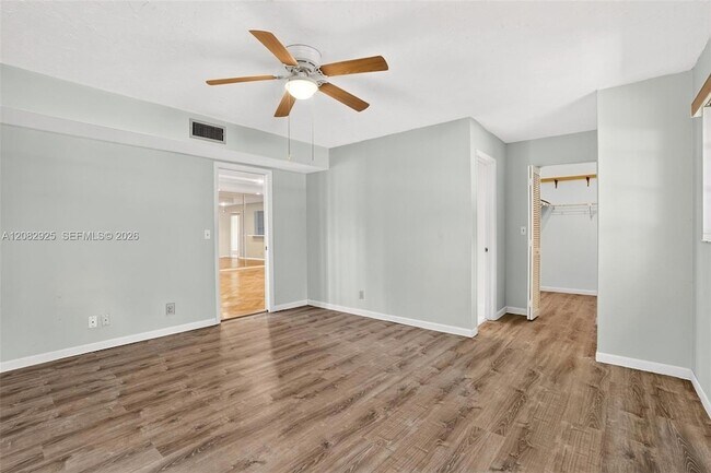 Building Photo - 150 S Hollybrook Terrace