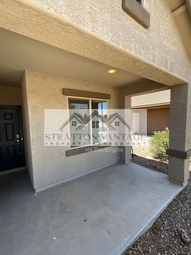 Building Photo - 24531 W Mobile Ln