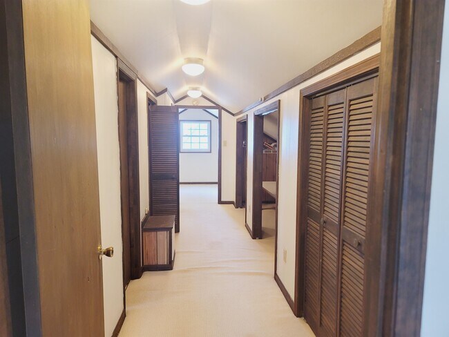 Building Photo - 608 Talaflo St