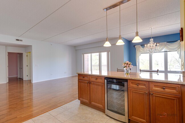 Building Photo - 799 Graceland Ave