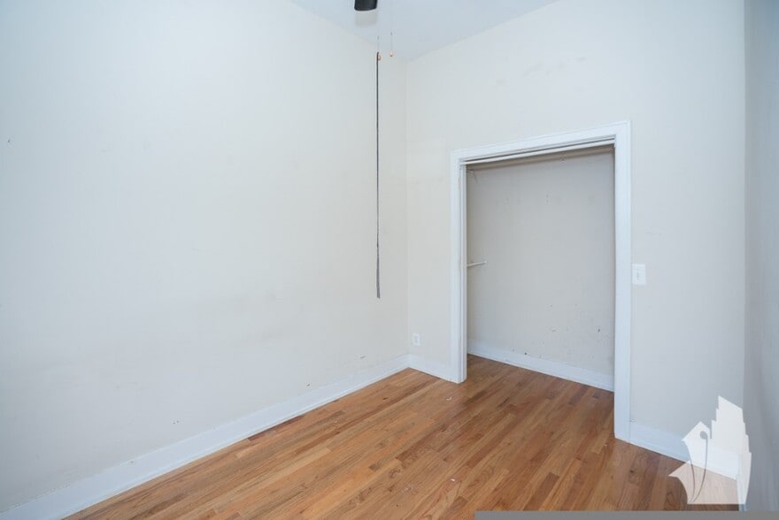 Building Photo - 3352 N Sheffield Ave