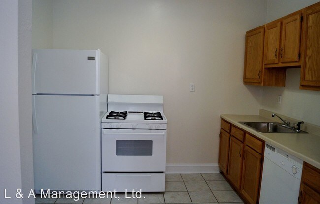 Building Photo - 2566 Kemper Rd