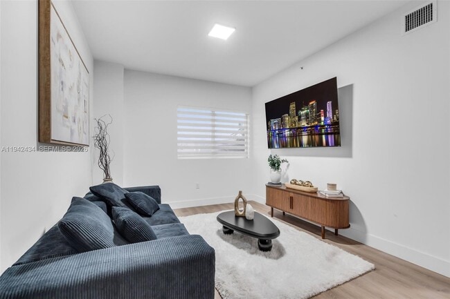 Building Photo - 3728 NW 19th Ave