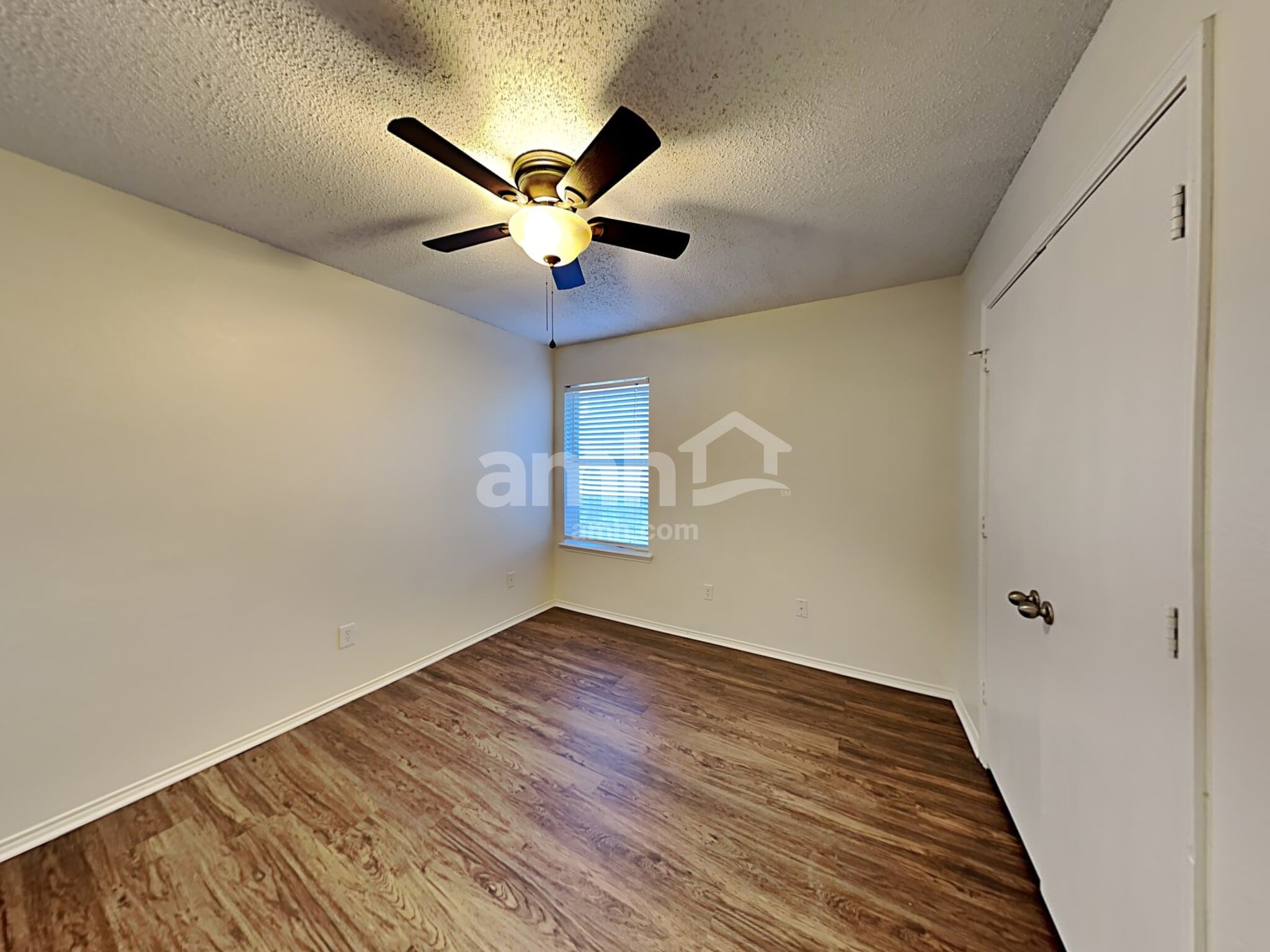 Building Photo - 225 Willow Creek Dr