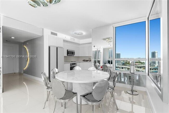 Building Photo - 90 SW 3rd St