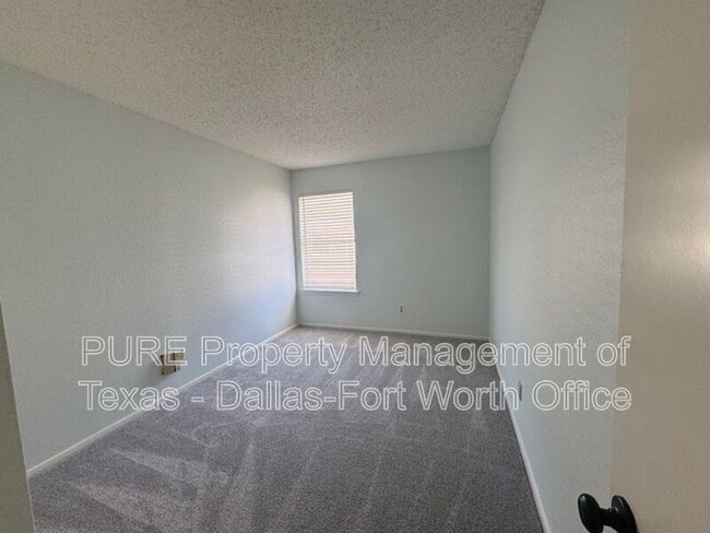 Building Photo - 625 Timberline Dr