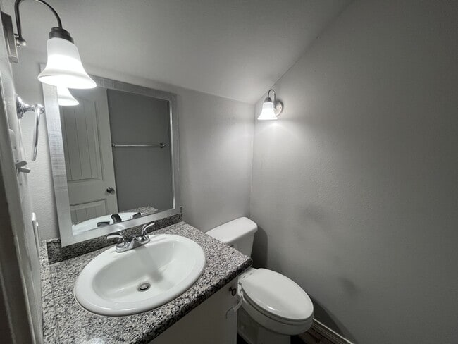 Building Photo - 3444 Itasca St