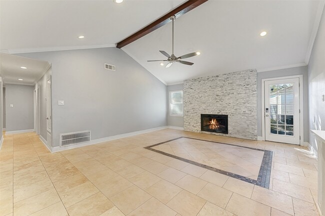 Building Photo - 10719 Del Monte Dr