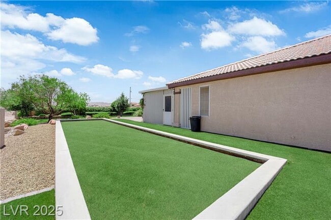 Building Photo - 1.2 Acres with Indoor & Outdoor RV Parking!!!!