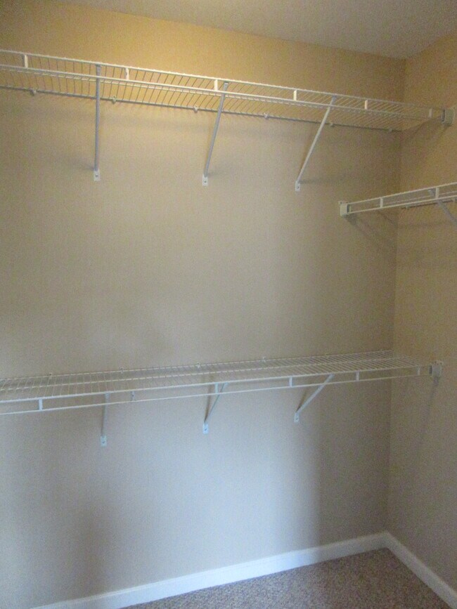 Building Photo - 469 Rolkin Rd