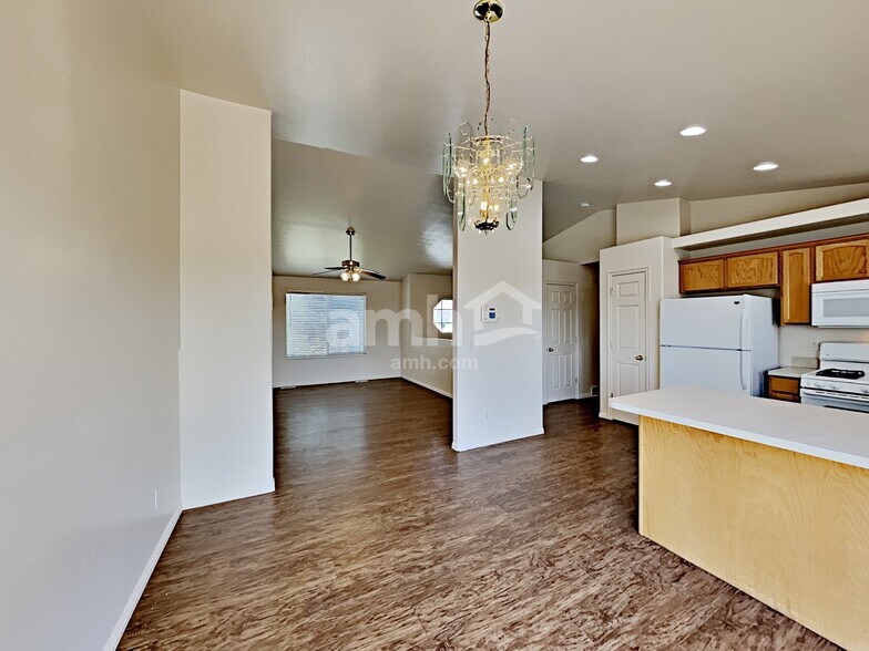 Building Photo - 2715 W 2300 S