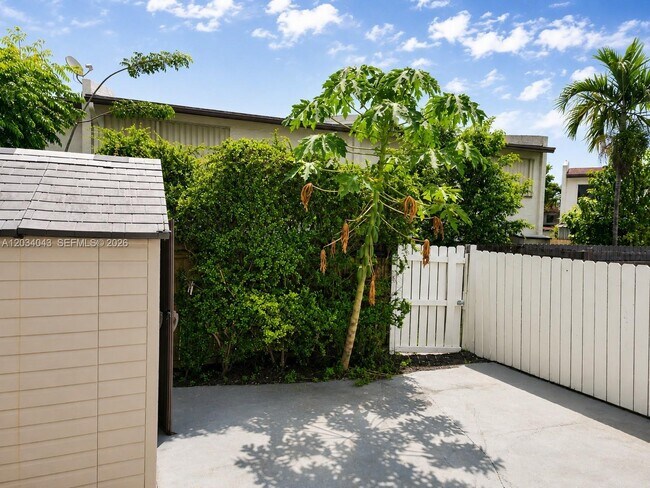 Building Photo - 6521 SW 114th Ave