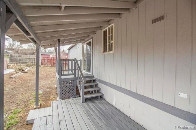 Building Photo - 3 bedroom 2 bath home with 1539 square feet!