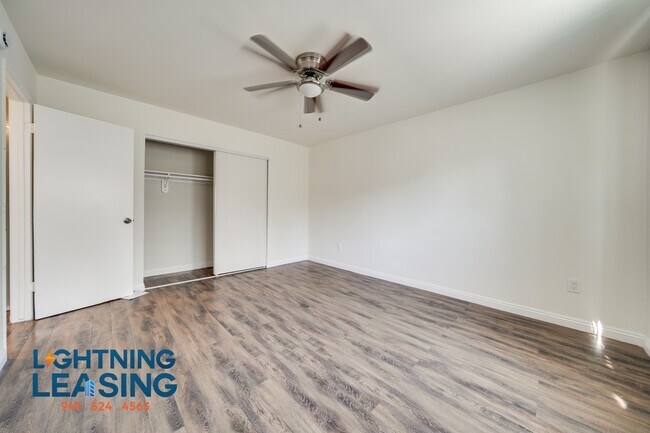 Building Photo - 6546-6542 Sepulveda Blvd