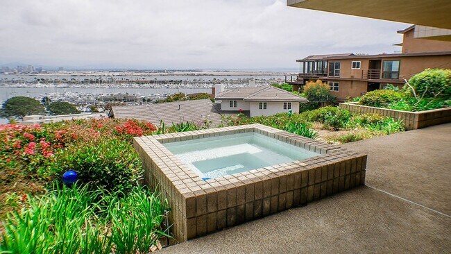 Building Photo - La Playa living with stunning city, ocean ...