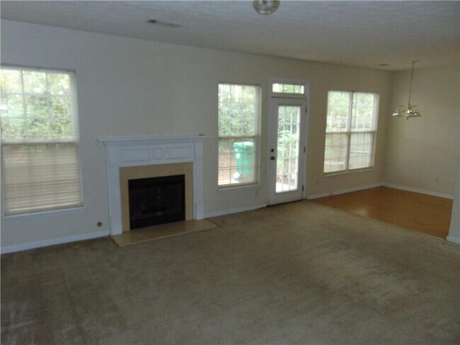 Building Photo - 523 Rockbridge Trail