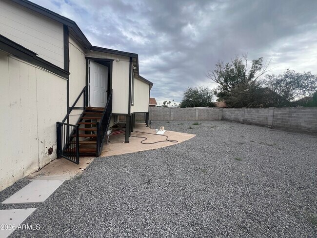 Building Photo - 4525 E Alta Vista Rd