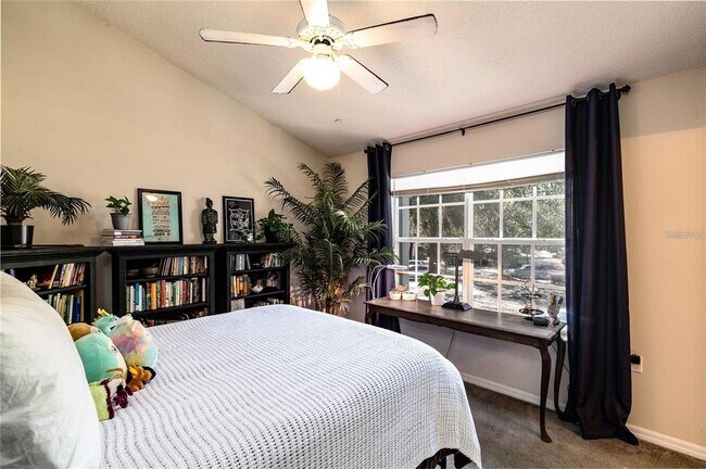 Building Photo - 10000 SW 52nd Ave