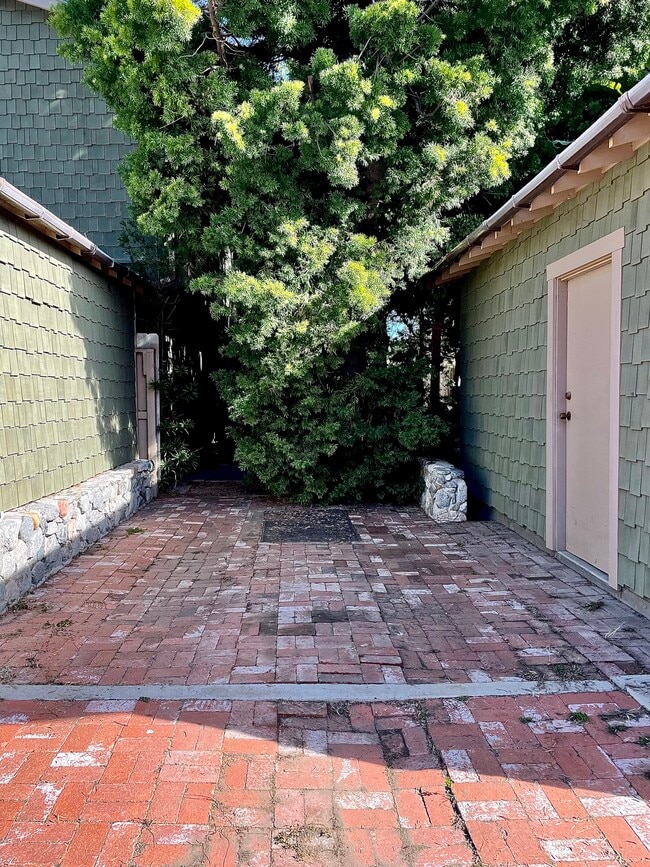 Off street Parking - 3869 McLaughlin Ave