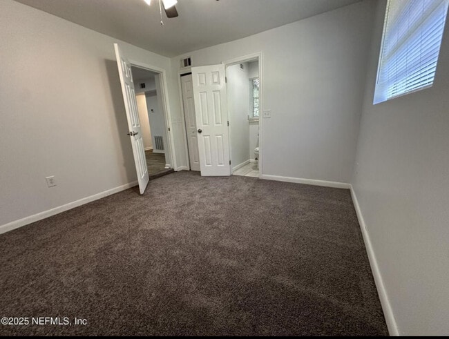 Building Photo - 734 E 59th St