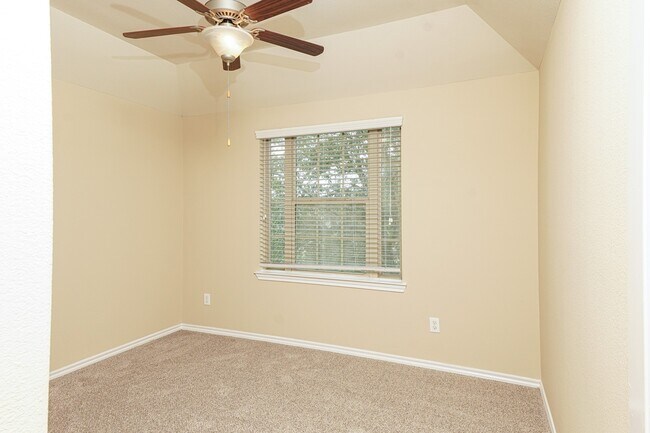 Building Photo - 3042 Camelia View Ln