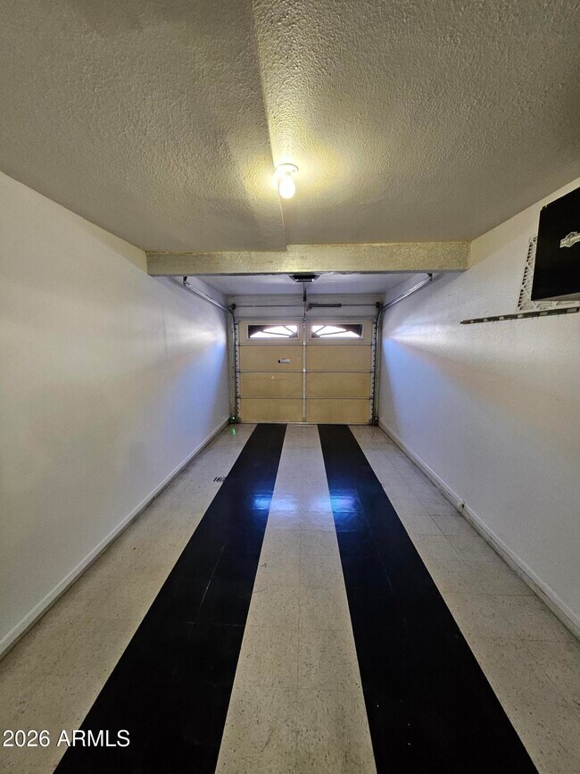 Building Photo - 30 E Brown Rd