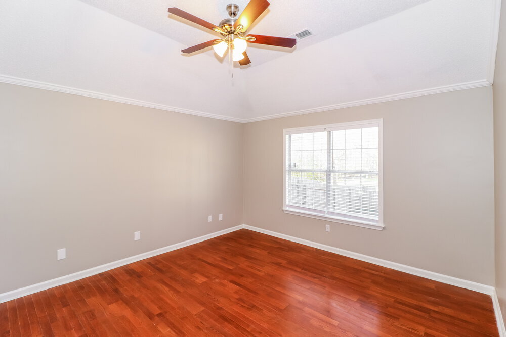 Building Photo - 8648 Tropicana Dr N