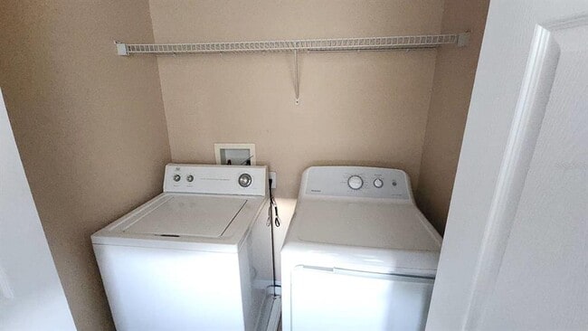 Building Photo - 9839 Tivoli Villa Dr