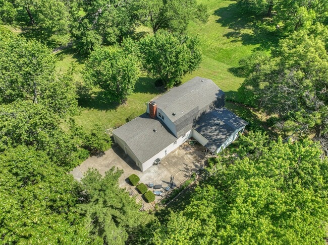 Building Photo - 1306 Marion Dr