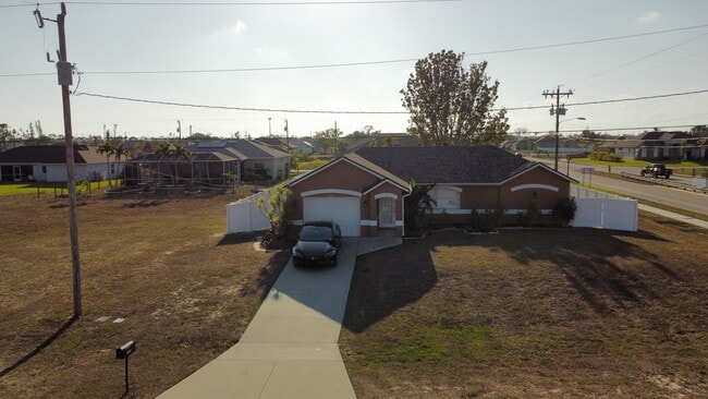 Building Photo - 1602 SW 16th Ct